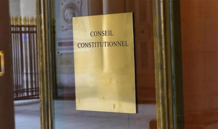Entrée du Conseil constitutionnel à Paris