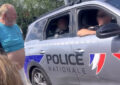 Véhicule de patrouille lors d'une altercation verbale entre un policier et des gens du voyage